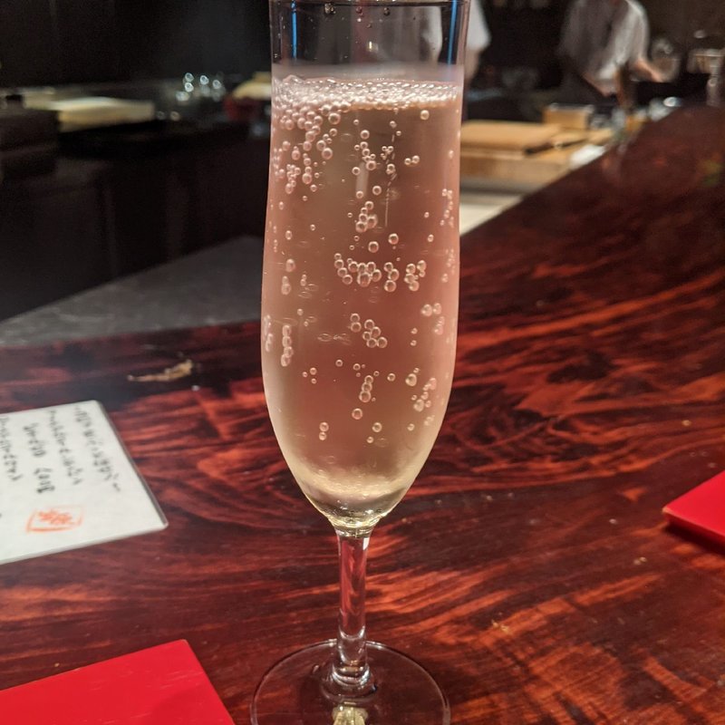 ノンアルコールシャンパン　ピエールゼロ(賛否両論)