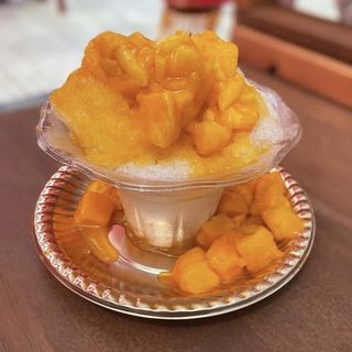 こぼれマンゴーかき氷(芒果冰 赤レンガ倉庫出店)
