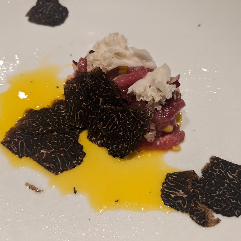 馬肉とトウモロコシのカルネクルーダ　豪州産黒トリュフ添え(Regalo)