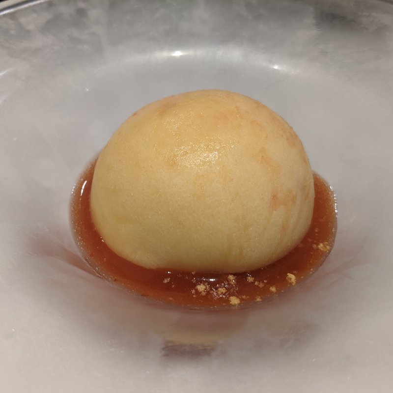 山梨県産樹上完熟極フルーツの桃　カルピスのジェラート(Regalo)