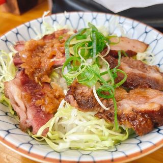 乙女牛カルビとカシラ肉の丼(ラーメン専科 竹末食堂)