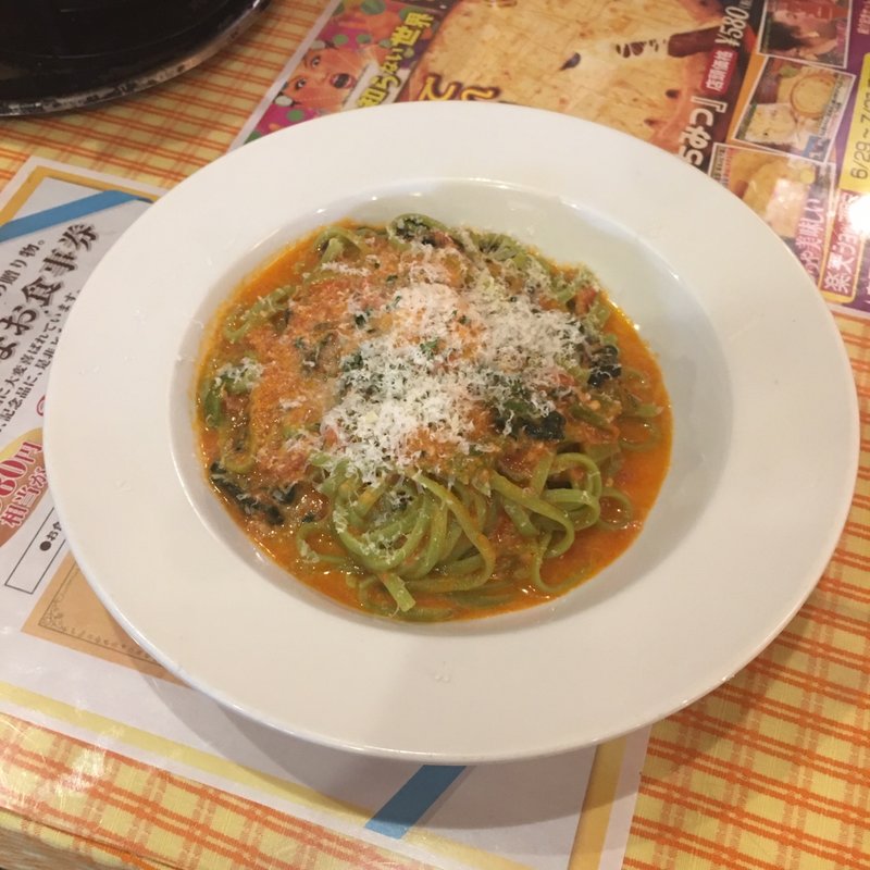 お一人様のランチ(海老とほうれん草のトマトチーズロマーナ)(DOLCE×ITALIAN MARINO 高蔵寺店)