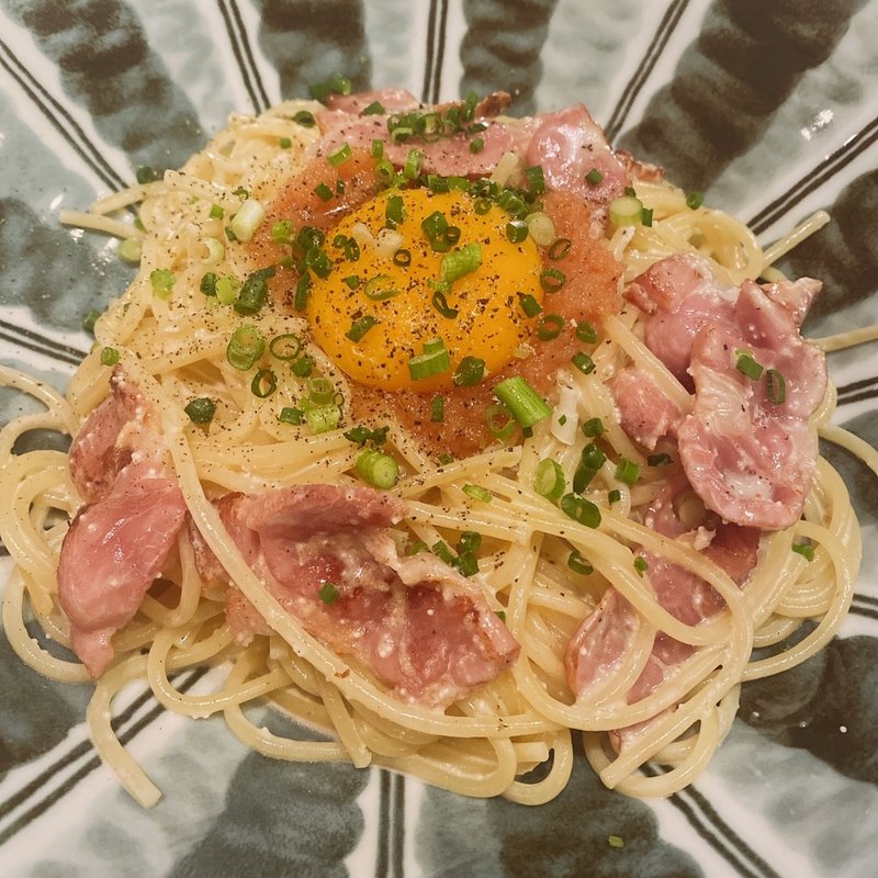 辛子明太子と厚切りベーコンのカルボナーラ(壁の穴 梅田HEPナビオ店)