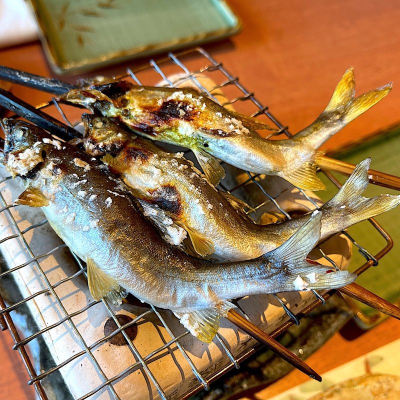 鮎の塩焼き(松魚亭 （しょうぎょてい）)