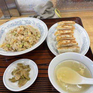 エビ入り豆チャーハン焼餃子セット(ぎょうざの満洲 阪急塚口南口店)
