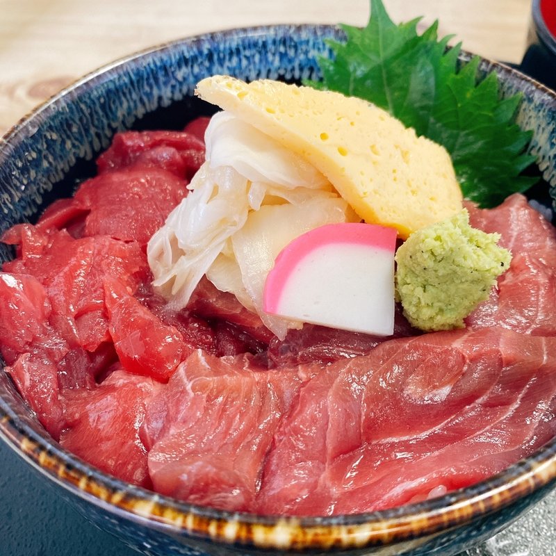 本マグロず肉・中おち丼(寿司吉 )