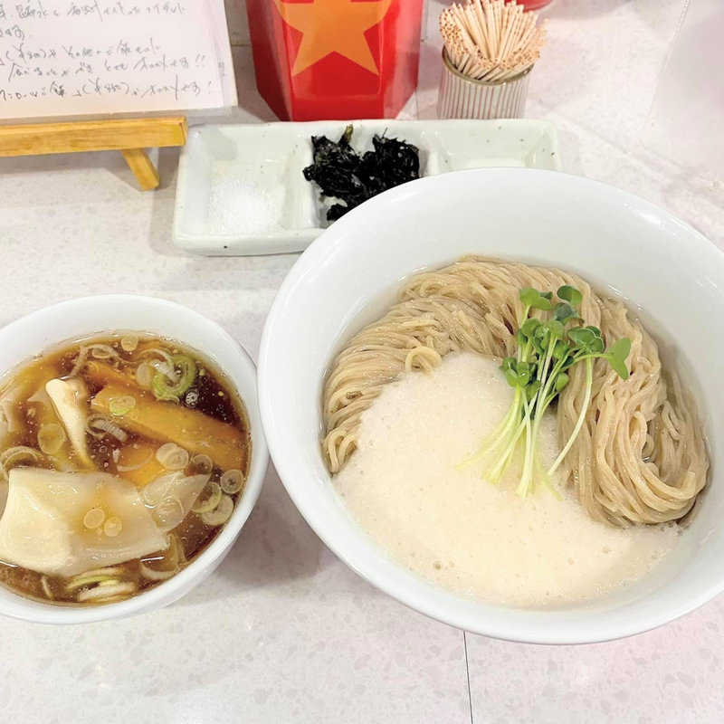 昆布水とろろつけ麺(ラーメン星印 )