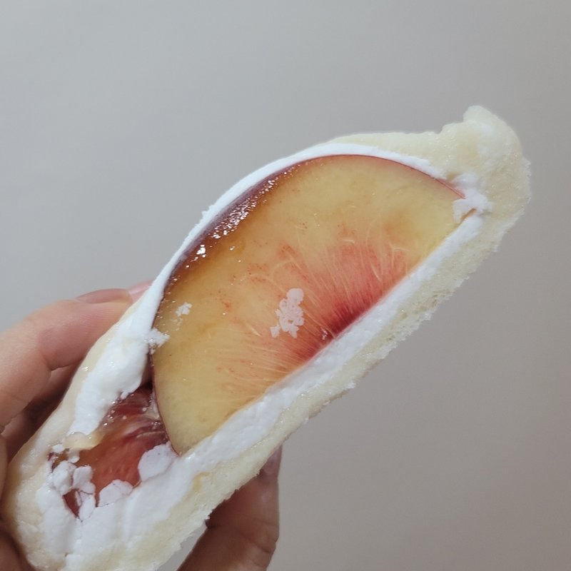 白桃サンド(IMANOフルーツファクトリー （今野フルーツ）)