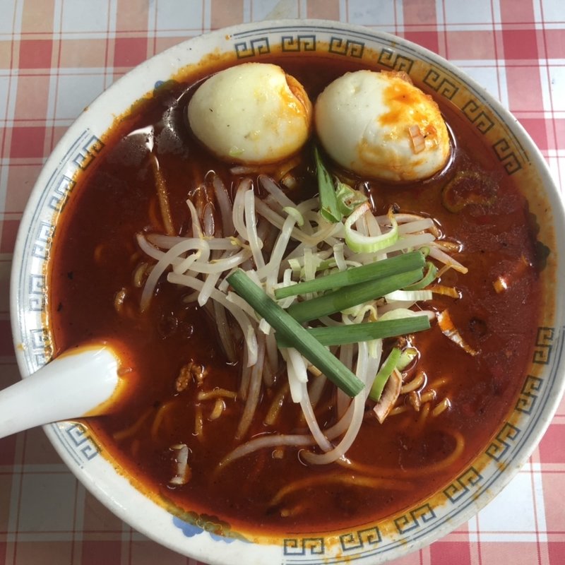 台湾ラーメン揚げ玉子入り(味功 )