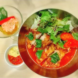 盛岡冷麺 サルサチキンのトマトスープ＋紅ずわい蟹のコンソメジュレ(ジョナサン 足立入谷店 )