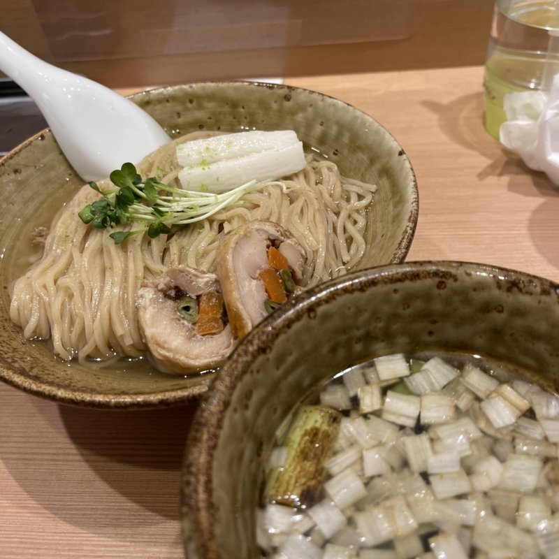 2021夏限定のアゴ煮干し昆布水冷やしつけそば (らぁ麺はやし田赤羽店)