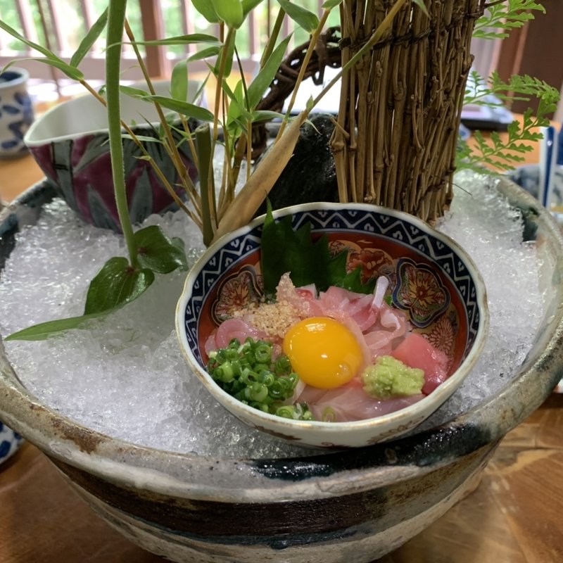 赤絵コース　鯉のユッケ風珍味(創作川魚料理　料亭 龍泉荘 )