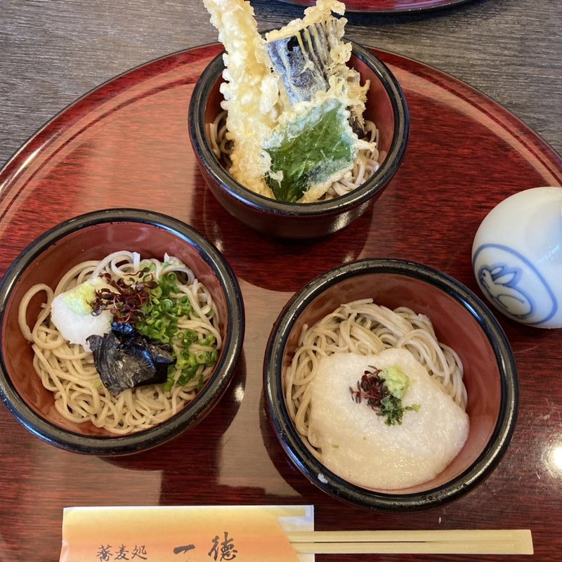 三色そば(蕎麦処 一徳)