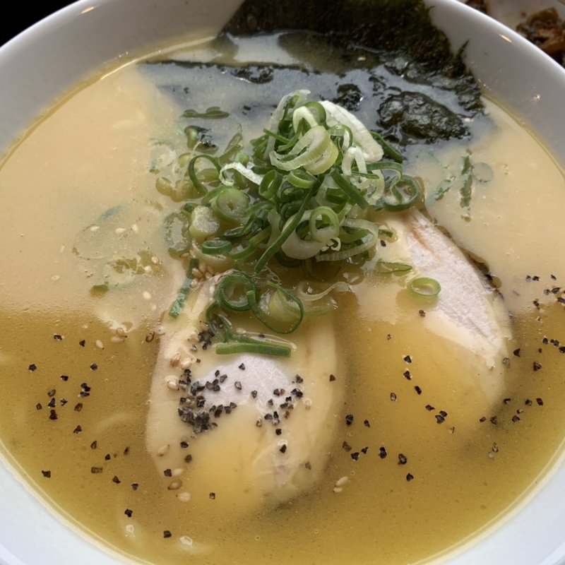 鶏塩白湯ラーメン(ちぢれ麺に変更)(濃厚鶏塩白湯ラーメン ほったて小屋)