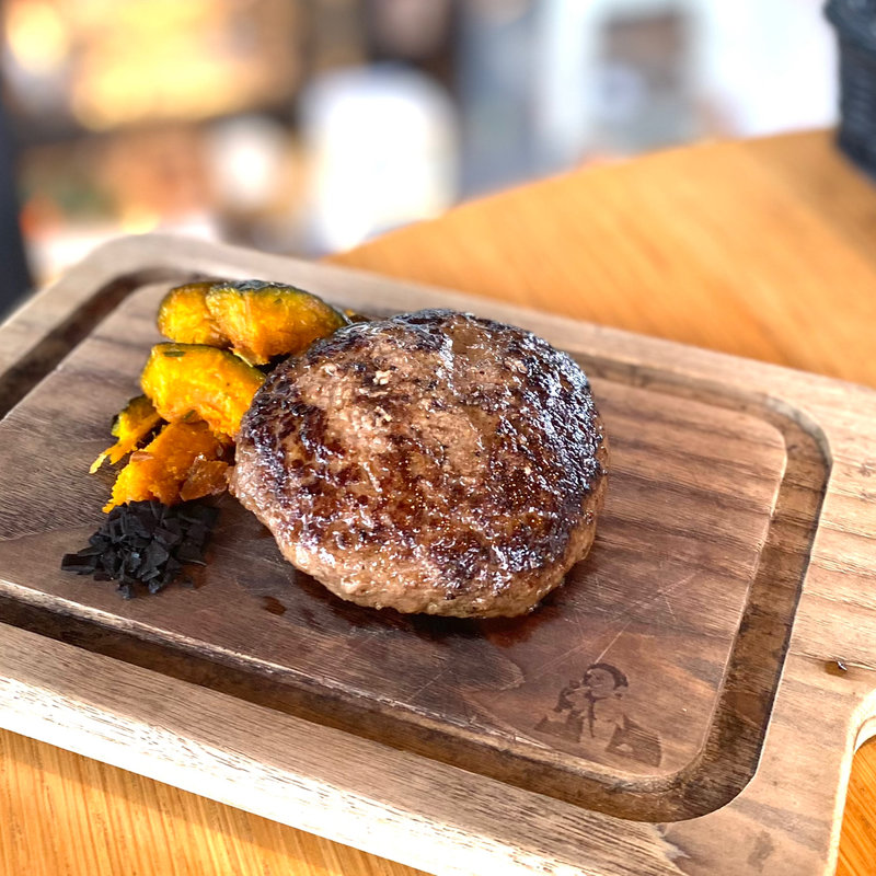 たにぼくバーグの炭火焼き(IL PAZZINI（イル・パッチーニ）)