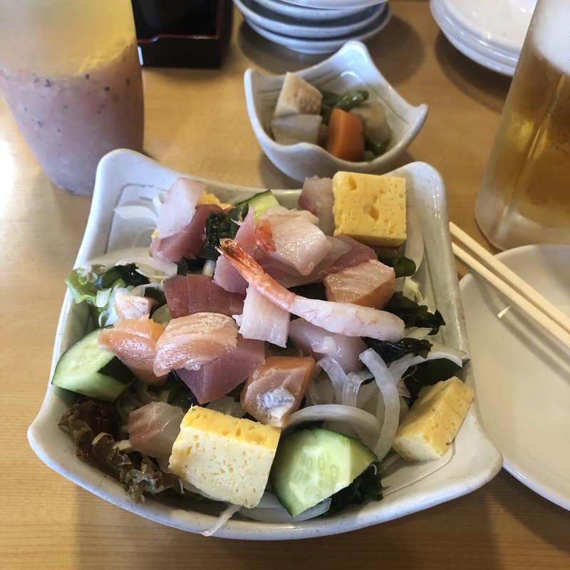 海鮮サラダハーフサイズ(や台ずし 八田駅前町)