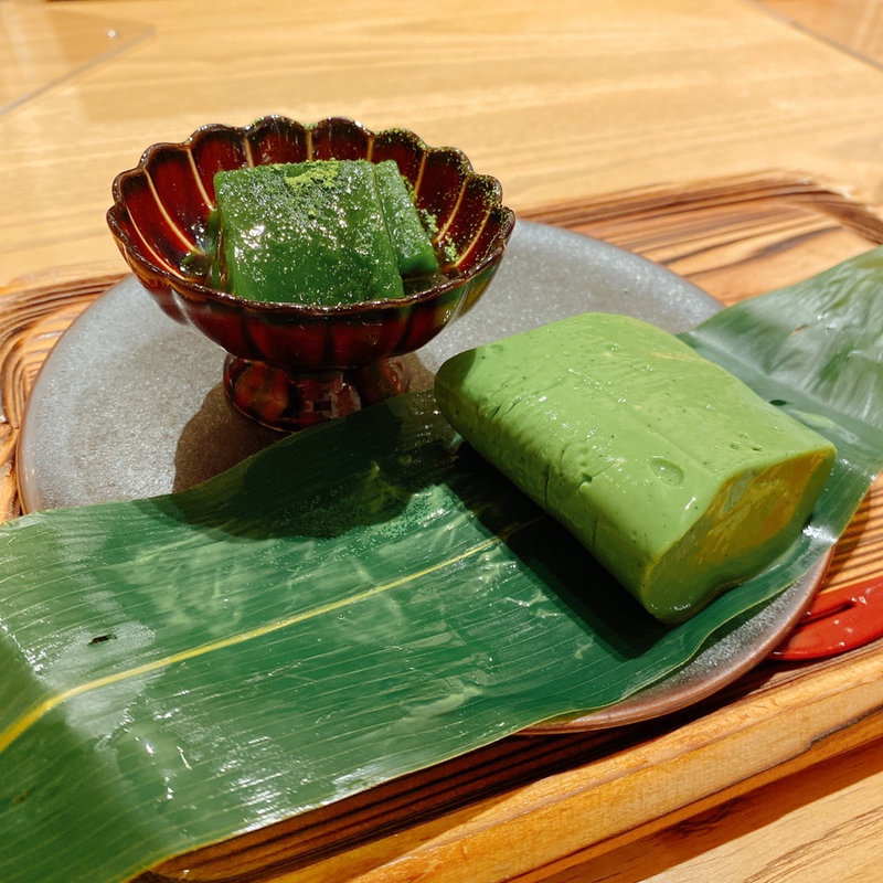 抹茶葛煉り わらび餅(林家 新兵衛)