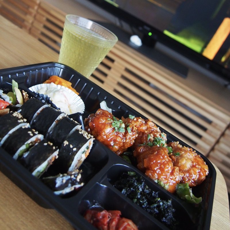 特製キンパ、ヤンニョムチキン弁当(ドシラク 井荻店)