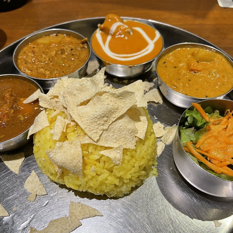 バラエティランチ おすすめカレー4種類 (エリックサウス八重洲店)