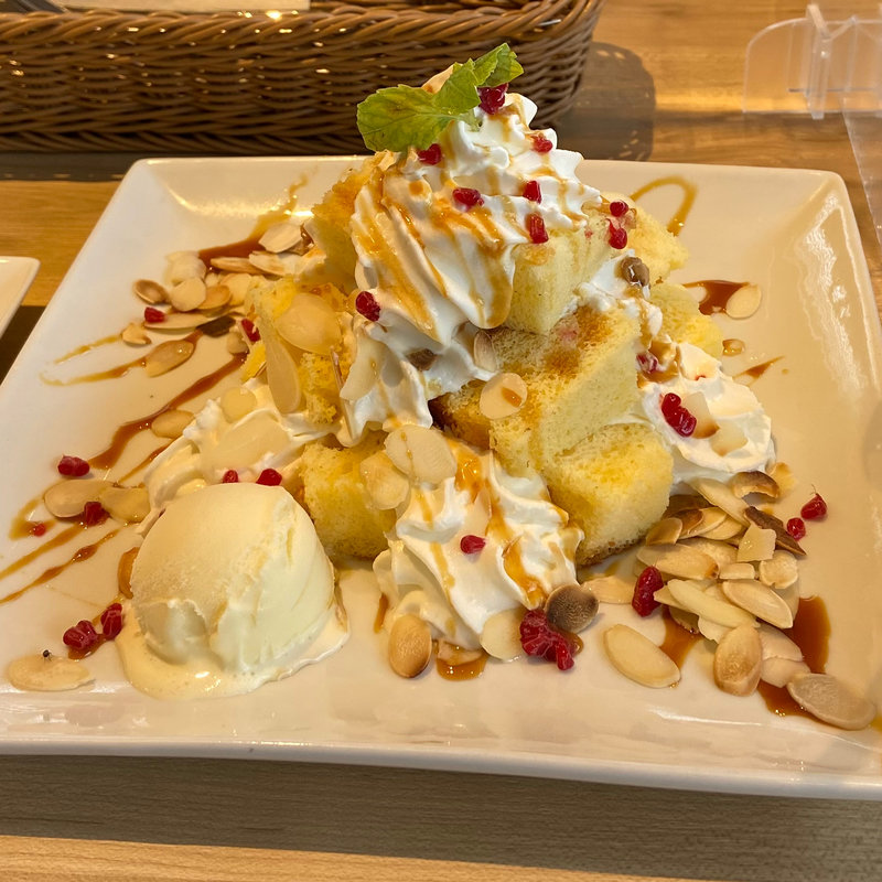 キャラメルケーキ ドリンクセット(ＢＥＡＣＨ ＣＡＦＥ kamogawa)