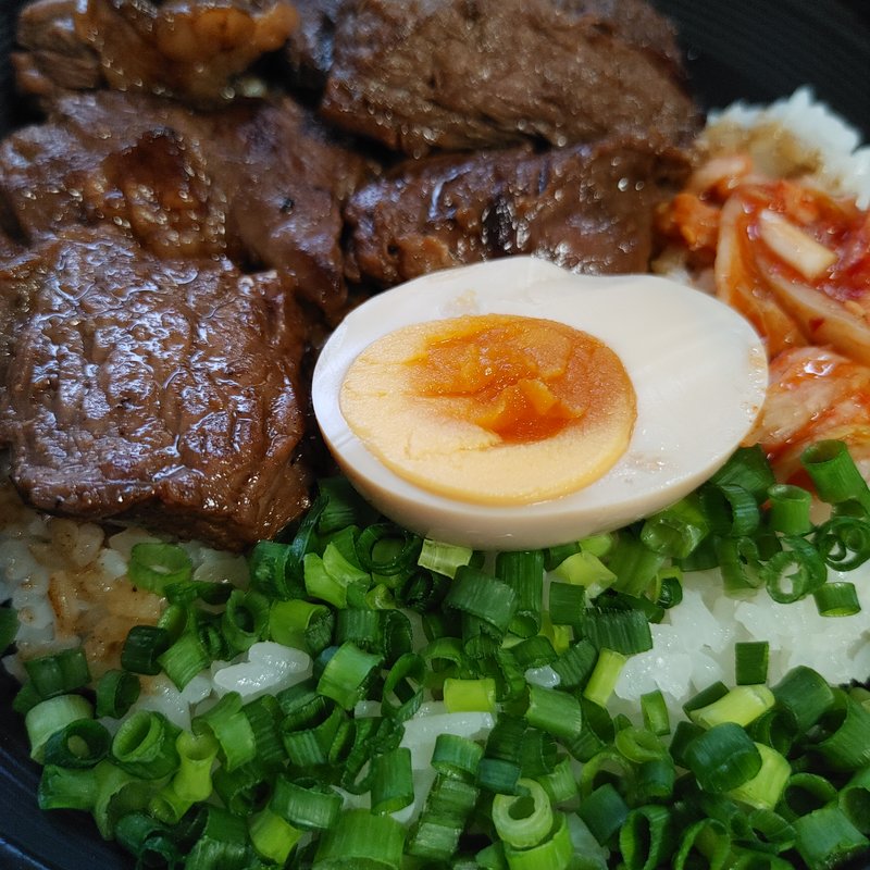 スタミナにんにく醤油の漬けハラミ焼きとろろ飯(牛牛亭 銀座店)