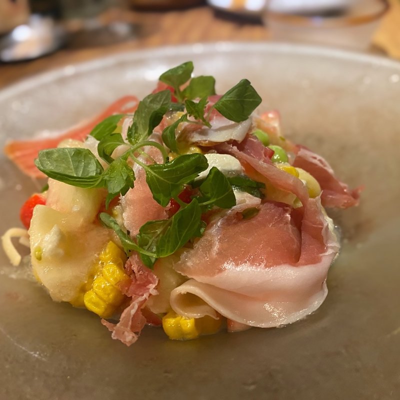 桃とモッツァレラの生ハム冷製(ヴィスコ)