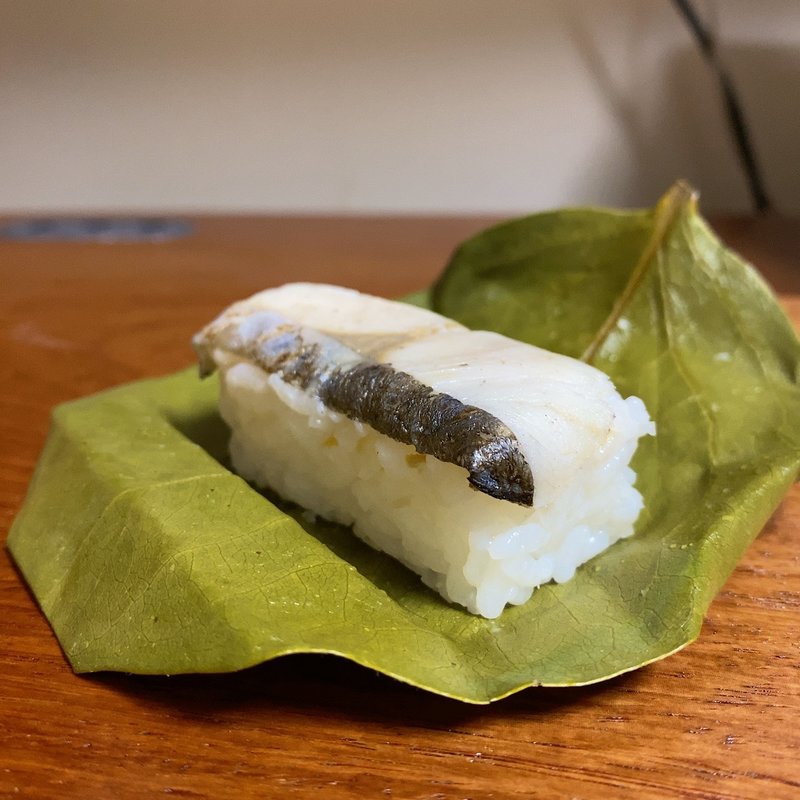 柿の葉すし(さわら)(柿の葉すし本舗 たなか JR名古屋髙島屋店)