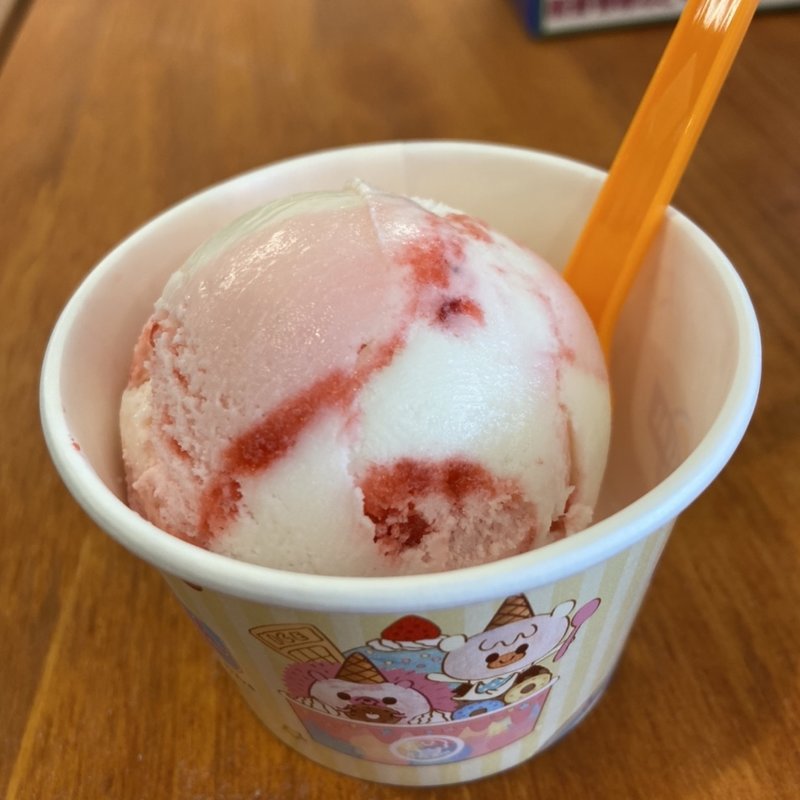 美らいちごみるく　シングル(ブルーシールアイスクリーム　南与野店)