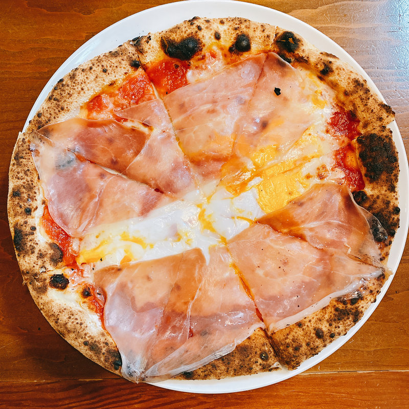 パルマ産生ハムと半熟卵(PICO)