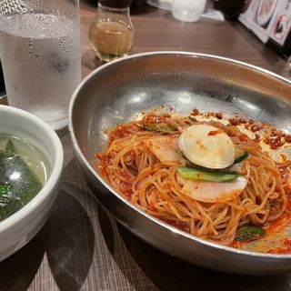 ビビン冷麺定食(KollaBo 大手町店)
