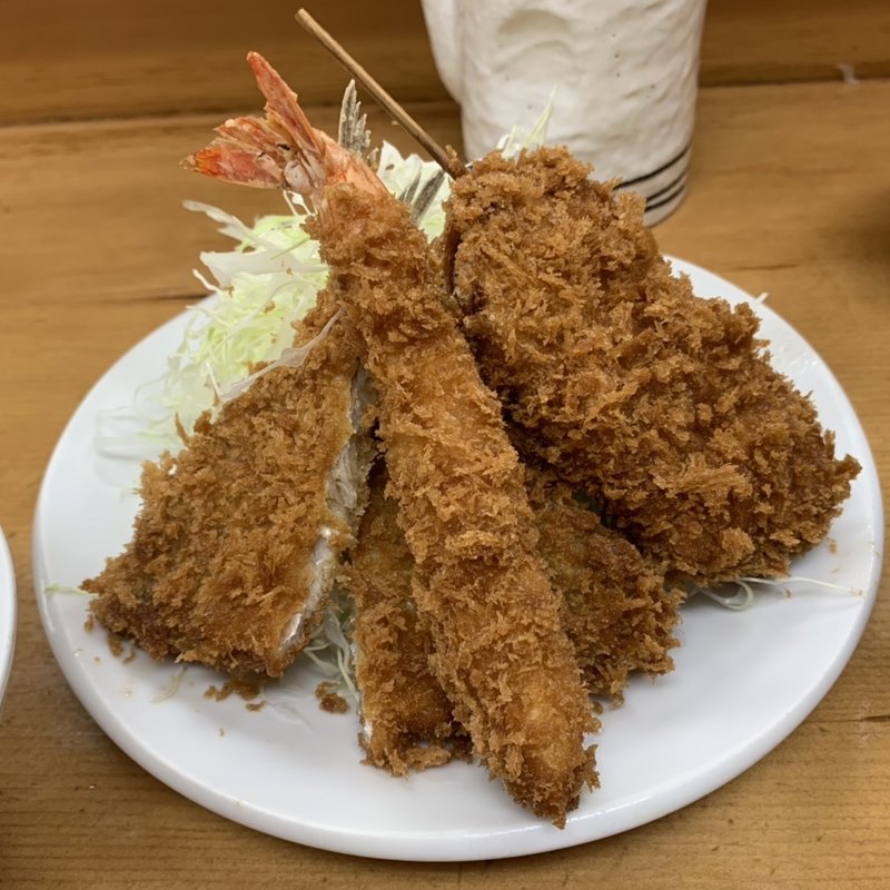 ミックス定食(とんかつ 山家)