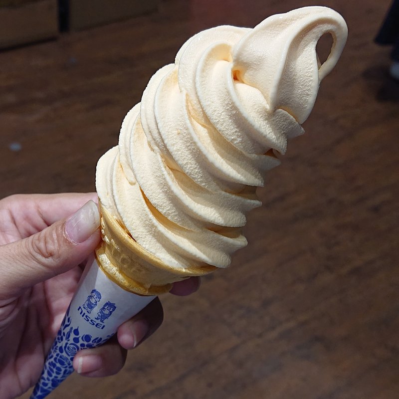 夕張メロンソフト(北海道うまいもの館 ラゾーナ川崎プラザ店)