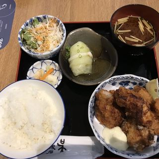 鶏唐揚げ定食(山城屋酒店 Otemachi One 店)
