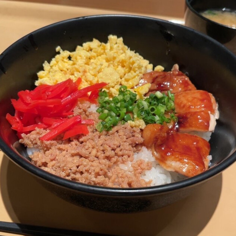 鶏そぼろ丼(百代茶屋 （ひゃくだいちゃや）)