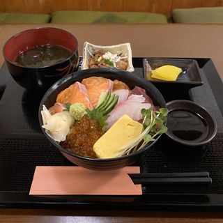 海鮮丼(かぐら屋 大曽根店)