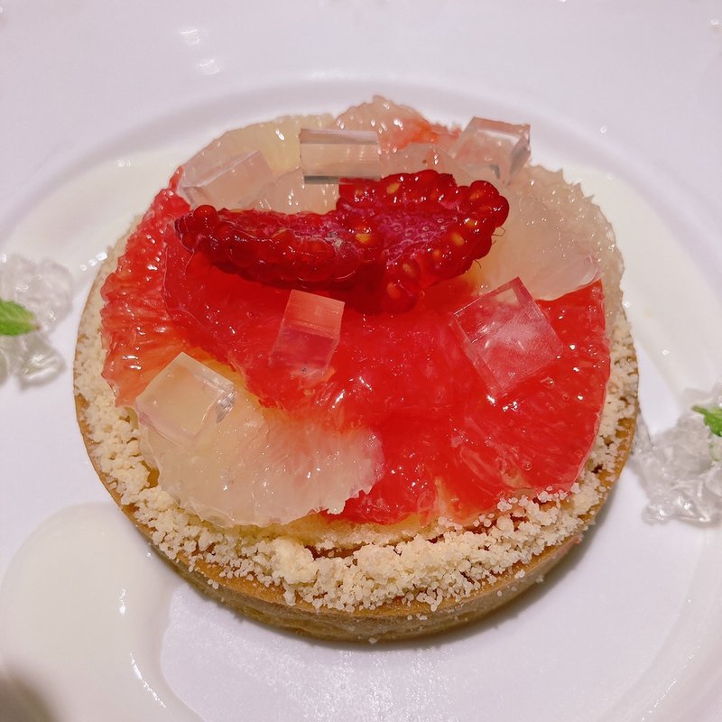 2色のグレープフルーツタルト(珈琲茶館　集 新宿店 )