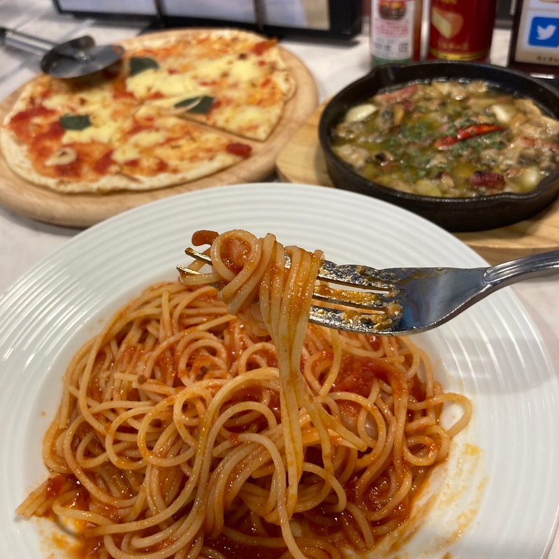 えびのポモドーロパスタランチセット(オリーブの丘 多摩ニュータウン店 )