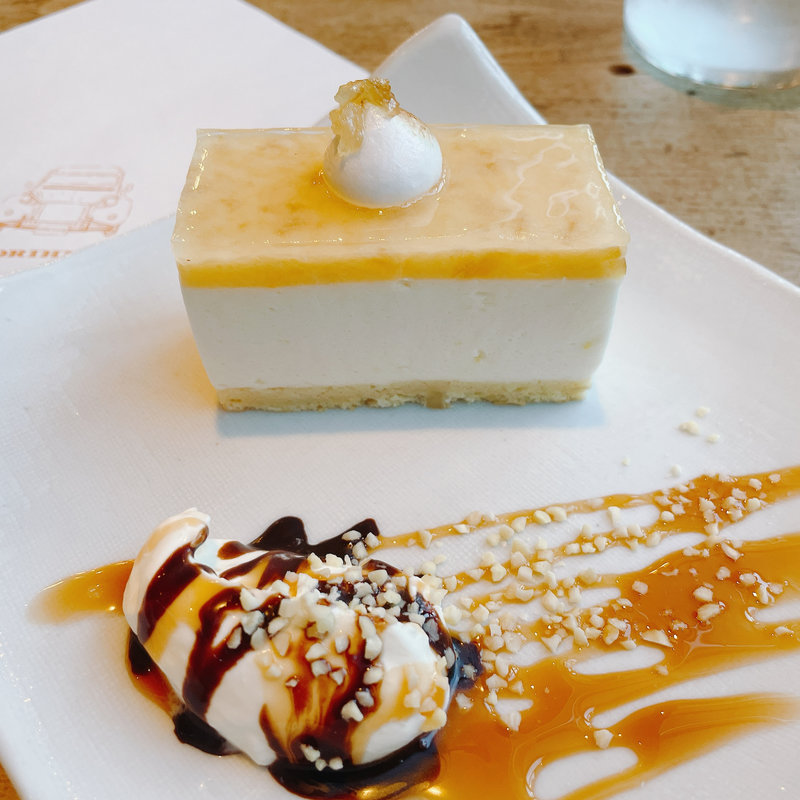 レモンとジンのムース(アトリエ・モリヒコ)