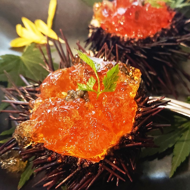 殻付きウニとキャビアのムースジュレ(俺のやきとり 蒲田)