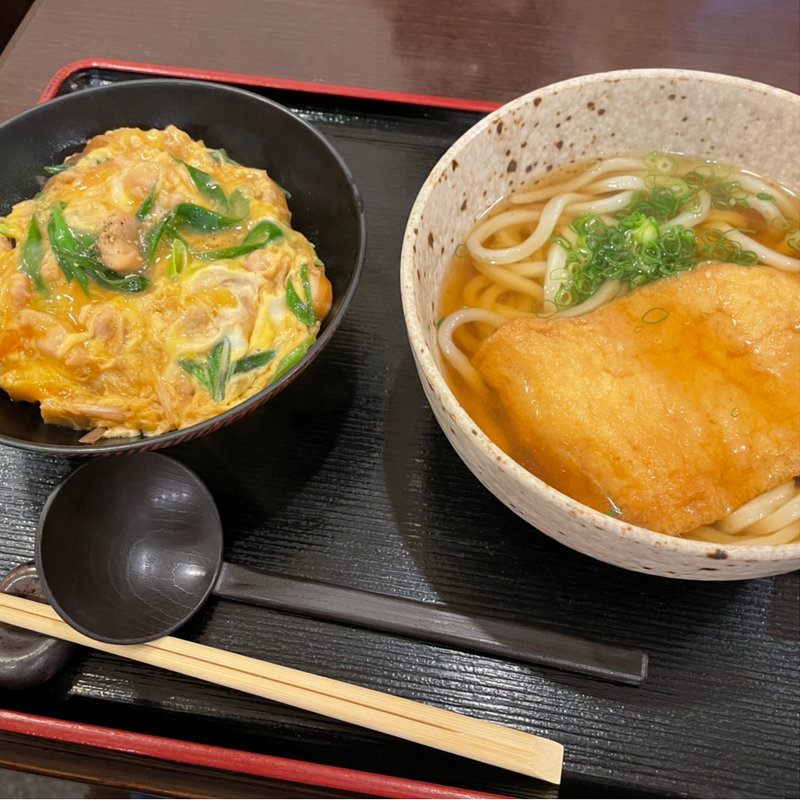 選べるセットメニュー　キツネうどんと親子丼(かぎ卯 （かぎう）)