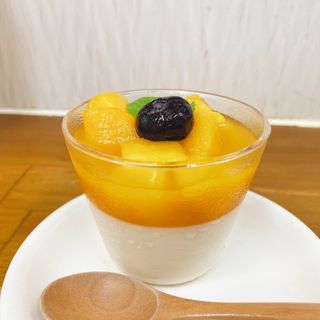 マンゴーパッション杏仁豆腐(ラーメン専科 竹末食堂)