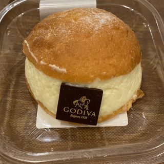 GODIVAマリトッツオホワイトガナッシュ(GODIVAみなとみらい)
