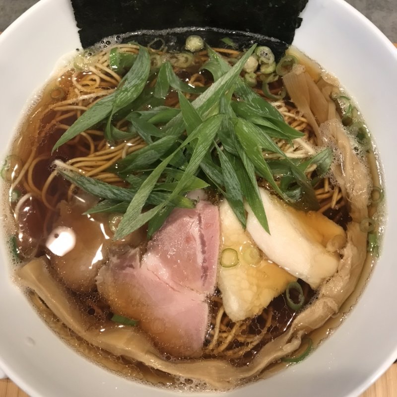 山 熟成醤油鶏そば(ソバダイニング クワトロ)