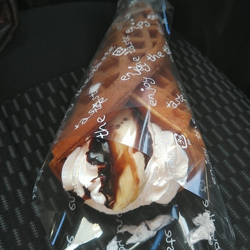 ふわふわワッフル(チョコバナナ)(パン工場 一関店)