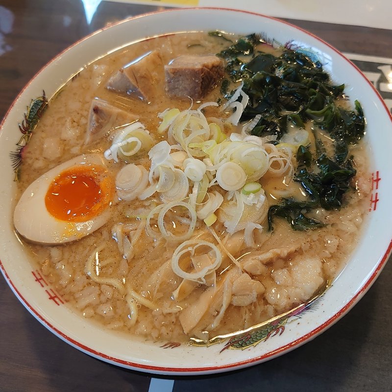和風豚骨醤油ラーメン(だるま一家)