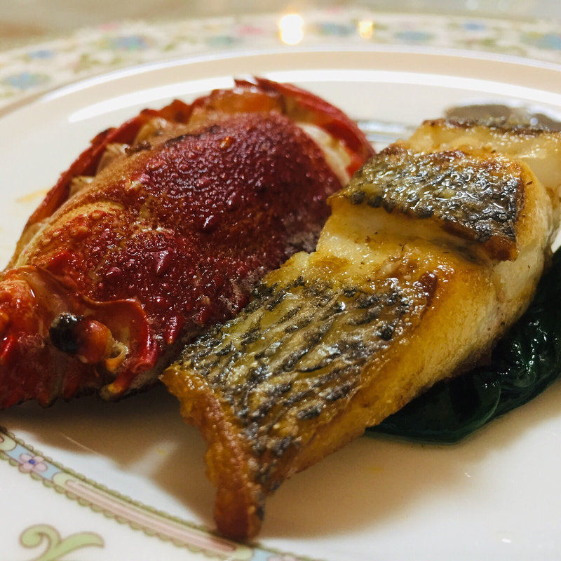 伊勢海老とスズキのムニエルw/イカ墨アメリケーヌソース (Kitchenピエロ)