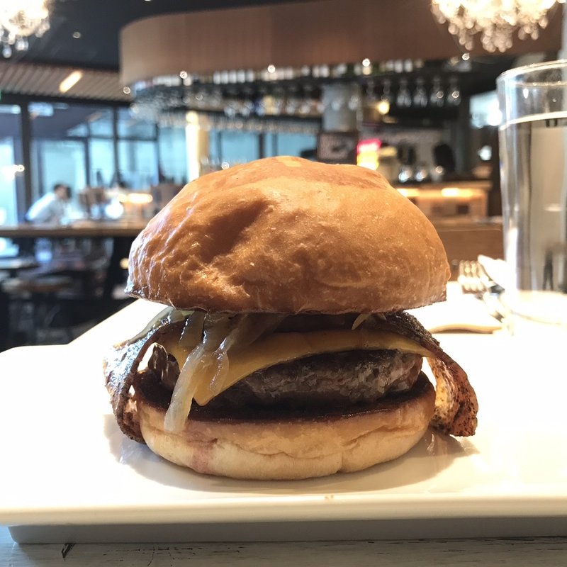 ベーコンチーズバーガー(ウマミバーガー 青山店)