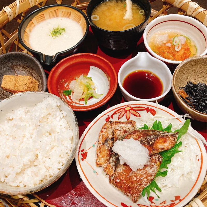 サバの竜田揚げの籠盛り(とんかつ勝六 アルプラザ店)