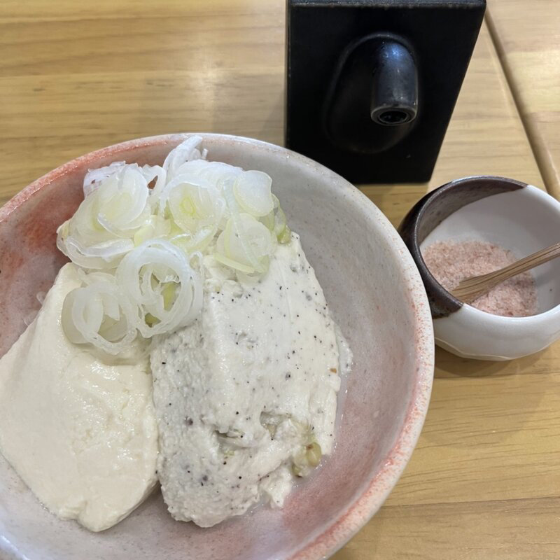 豆腐2種盛り(蕎麦/濃厚大豆)(手打ち蕎麦眞壁)