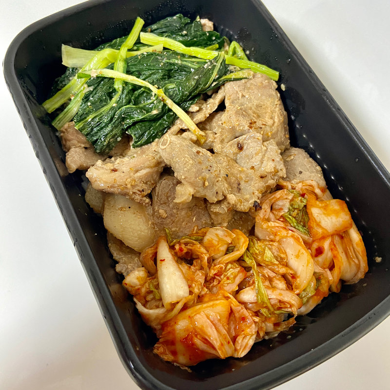 韓国風•豚焼肉の三色丼(喫茶コダマ)